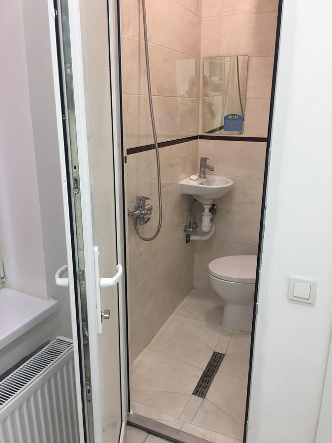 קייב Hostel Vokzal מראה חיצוני תמונה